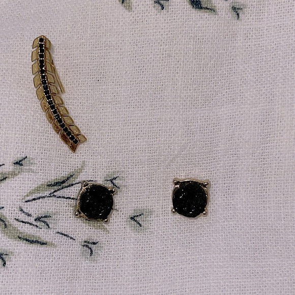 Black & Gold Sparkly Earring Set Studs + Ear Climber - Picture 2 of 3